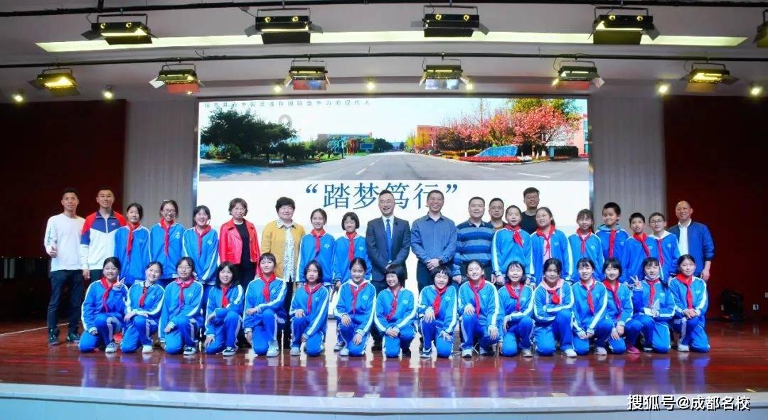 男人事业低谷期的时候 会不会冷落女朋友？游戏画面
